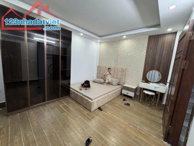 Nhà Vĩnh Hưng 30m 5 tầng, ô tô đỗ sát nhà-NGÕ TO THÔNG VÔ VÀN TIỆN ÍCH,  NỘI THẤT XỊN - 2