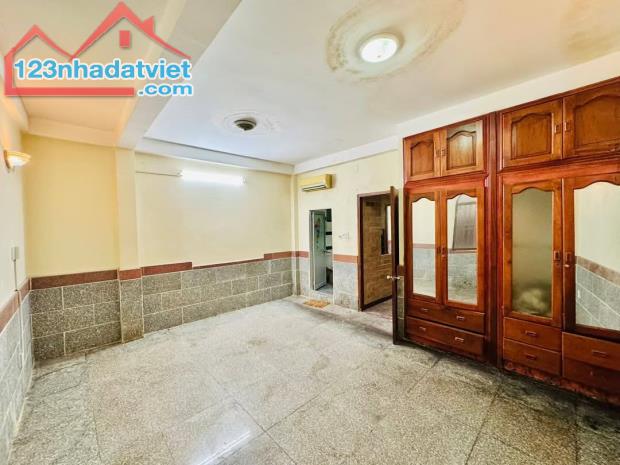 Nhà  Đường Điện Biên Phủ Phường ĐaKao Quận 1. - 4
