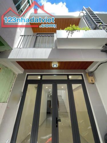 Bán nhà quận 8 đang cho thuê 8tr/tháng