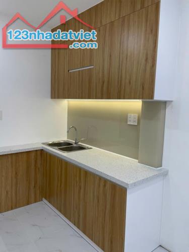 Bán nhà quận 8 đang cho thuê 8tr/tháng - 2