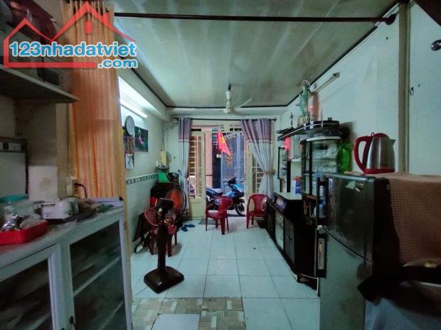 Bán gấp nhà đep,  Ni Sư Huỳnh Liên, Tân bình, 3 tầng, hẻm to, chỉ nhỉnh 3 tỷ, có sổ riêng - 1
