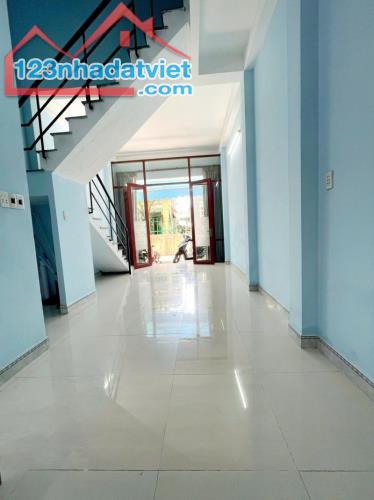 ♪ Nhà Kiệt 3m Cù Chính Lan Ô tô đậu 30m, 33m2, 3 tầng cứng đẹp, 2.59 tỷ