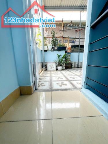 ♪ Nhà Kiệt 3m Cù Chính Lan Ô tô đậu 30m, 33m2, 3 tầng cứng đẹp, 2.59 tỷ - 2