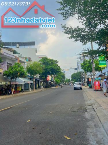 Nhà Cấp 4 Đáng để mua VÌ vị trí đẹp- giá QUÁ RẺ- Đồi diện Công viên ngay vòng xoay- có - 1