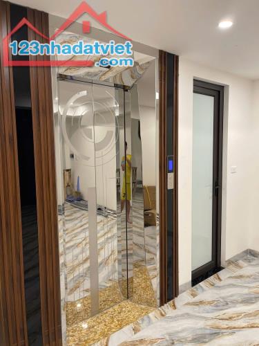 Bán Nhà Phố Hoàng Cầu - 45m x 7 Tầng Thang Máy - Ô Tô Đỗ Cửa - Giá 15,3 tỷ - 3