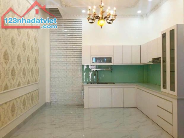 💥 NHÀ- 3TẦNG HOÀN CÔNG CHUẨN CHỈNH -  💥GIÁ CHỈ 6.9 TỶ👉LINH ĐÔNG              👉NGAY PHẠ - 2