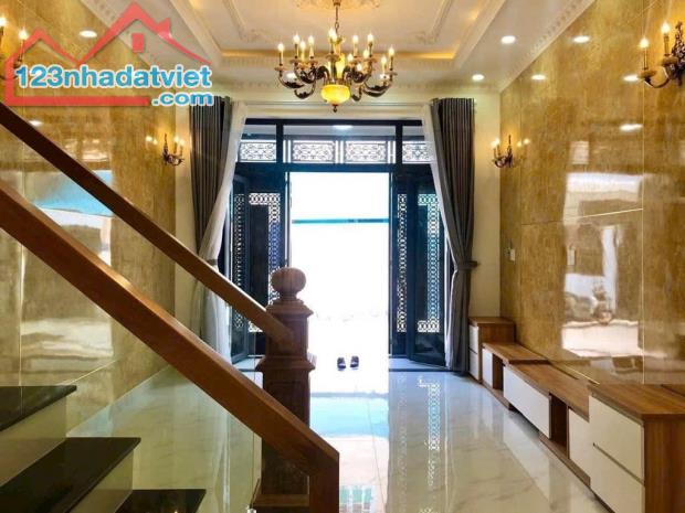 💥 NHÀ- 3TẦNG HOÀN CÔNG CHUẨN CHỈNH -  💥GIÁ CHỈ 6.9 TỶ👉LINH ĐÔNG              👉NGAY PHẠ - 3