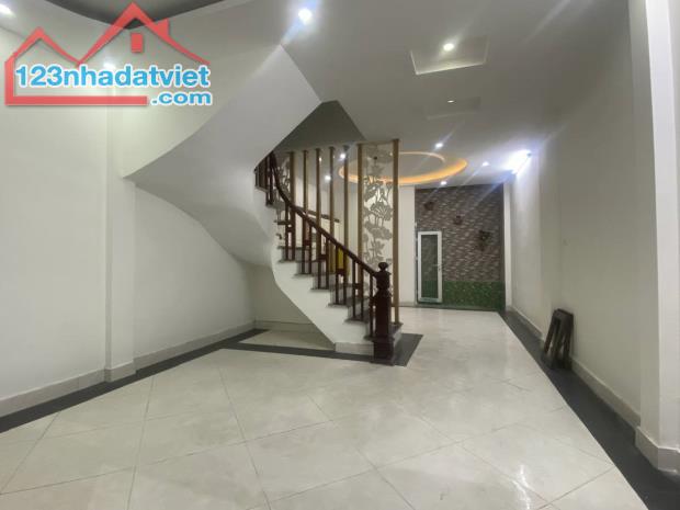 Bán nhà khu Định Công Thượng,47m,5 tầng, ô tô đỗ cửa, 2 mặt thoáng, nhà đẹp full nội thất. - 1