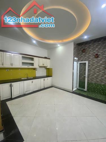 Bán nhà khu Định Công Thượng,47m,5 tầng, ô tô đỗ cửa, 2 mặt thoáng, nhà đẹp full nội thất. - 2