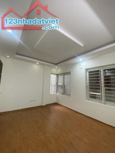 Bán nhà khu Định Công Thượng,47m,5 tầng, ô tô đỗ cửa, 2 mặt thoáng, nhà đẹp full nội thất. - 3