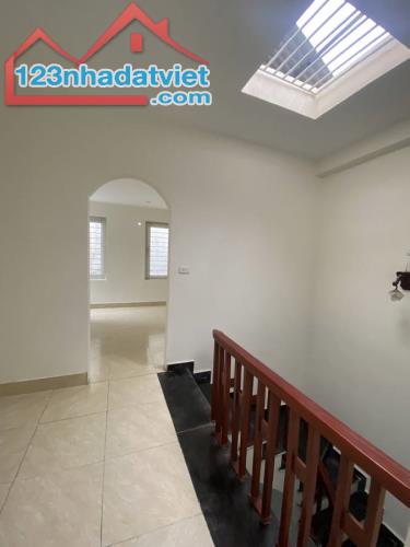 Bán nhà khu Định Công Thượng,47m,5 tầng, ô tô đỗ cửa, 2 mặt thoáng, nhà đẹp full nội thất. - 5