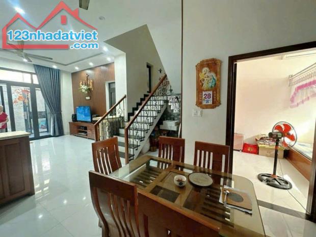 Sỡ hữu ngay nhà đẹp 3 tầng gần đường Đinh Tiên Hoàng, Q.Hải Châu, TP. Đà Nẵng - 2