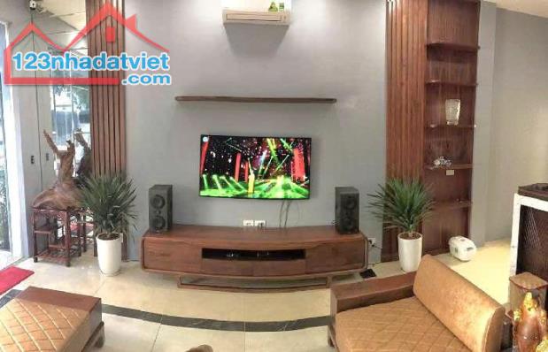 Nhà đẹp phố Hoa Lâm, 74m, 5 tầng, 2 mặt tiền ô tô tránh. - 1