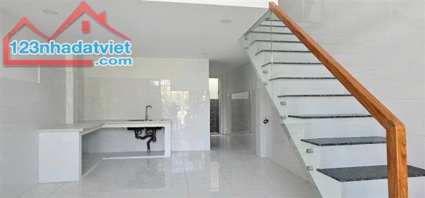 🌟 SIÊU PHẨM NHÀ ĐƯỜNG NGUYỄN XIỂN – XE HƠI NGỦ TRONG NHÀ - 2