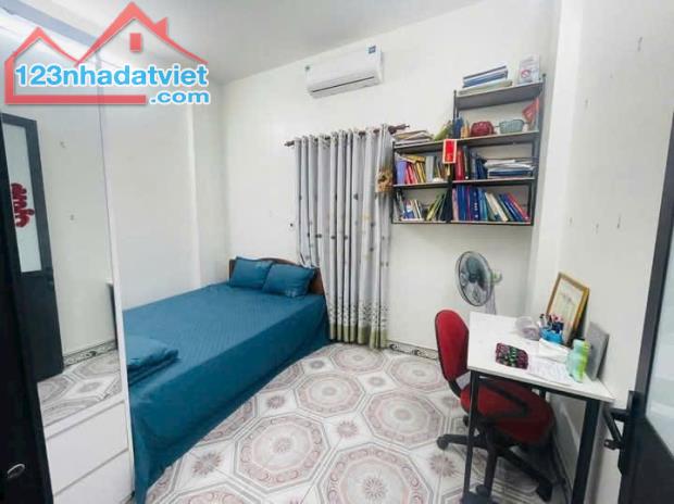 Trần Quốc Hoàn, DT 50M2x6T, MT 4.2M, giá 18 tỷ (rẻ)  PHÂN LÔ Ô TÔ TRÁNH - TRƯỚC CỬA OTO ĐỖ - 1