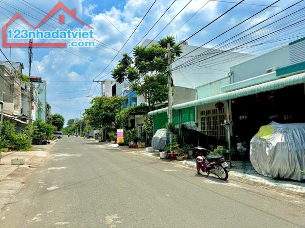 Bán nhà KDC Bửu Long, đường nhựa 12m, nhà còn mới đẹp, chỉ 4 tỷ