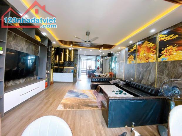 HOT 62 Nguyên Hồng, Đống Đa, phân lô, đường ôtô tránh, m.tiền khủng 5.5, 70m chỉ 27.5 tỷ - 3