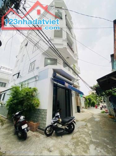 Bán nhà mới quận 8 hẻm xe hơi