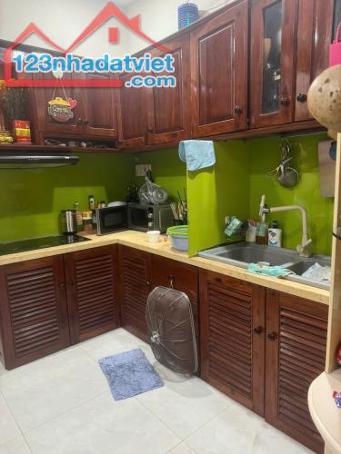 bán nhà mặt tiền Nguyễn thị minh khai , PHường Phước Hòa 

dt 40,68m² Gi.á bá.n: 9 T.Ỷ