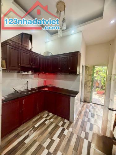 MẶT TIỀN ĐƯỜNG P8 QUẬN 8 - NGAY CẦU CHỮ Y - GIÁP QUẬN 1 - 3X15M - 2 TẦNG LÔ GÓC - 5.8 TỶ - 4