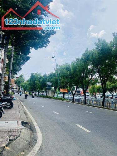 **Bán nhà HXH Hoàng Sa, phường 5, Tân Bình; (11,3*15) 4 tầng - chỉ 16 tỷ - 4
