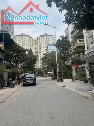 Bán Biệt thự KDT Văn Khê, quận Hà Đông, 165m, Mt 10m, 4 tầng chỉ 30 tỷ