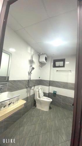 HÀNG XÓM  BIGC LONG BIÊN - NHÀ MỚI - GẦN PHỐ - Ô TÔ  ĐỖ CỬA-SỔ ĐẸP NHƯ HOA HẬU - 1