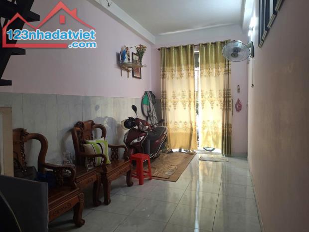 Nhà Mới ở ngay, Tăng Nhơn Phú B, Quận 9, Dt 40m2( 3 x 13 ), 2 tầng, chỉ 2.5ty - 2