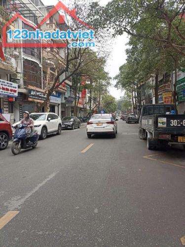 Cần bán nhà mặt phố Vọng đường ôtô vỉa hè kinh doanh DT 35m giá 11 tỷ