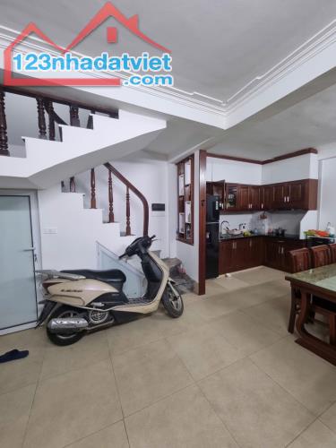 NHÀ HIẾM PHỐ HÀO NAM-ĐỐNG ĐA- MT RỘNG 6M-5T, GIÁ CHỈ 6,7 TỶ - 2