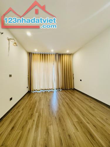 Bán gấp căn nhà phố Cổ Linh DT30m2 nhà 5 tầng giá 5.55 tỷ. - 1