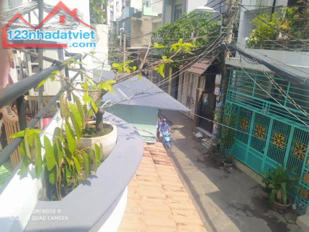 HẺM NHỰA XE HƠI 5M BÀ HOM THÔNG TỨ TUNG - TRỆT LẦU ĐẸP - 35M - SÁT KHU PHÂN LÔ CV NỘI BỘ - 4