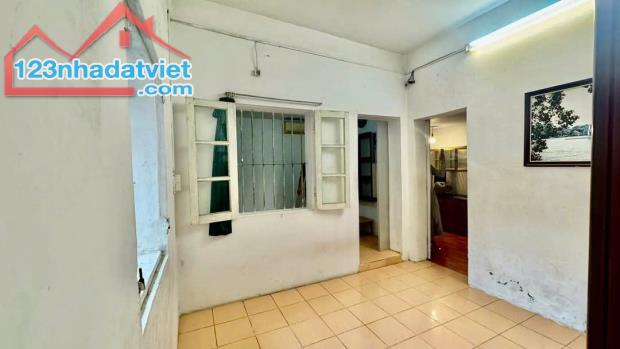 Ơ!! Nhà TT rẻ nhất HN 46m2, 3 thoáng chỉ 2xx tỷ phố 8-3 Hai Bà Trưng HN - 2