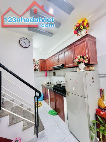 GIÁP LÊ THÚC HOẠCH - BÌNH TÂN - 30M2 - 2PN 2WC - CHỈ 3.45 TỶ - 2