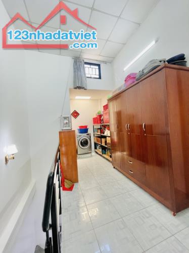 GIÁP LÊ THÚC HOẠCH - BÌNH TÂN - 30M2 - 2PN 2WC - CHỈ 3.45 TỶ - 3