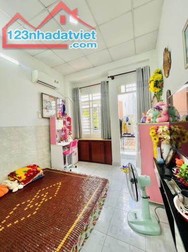 GIÁP LÊ THÚC HOẠCH - BÌNH TÂN - 30M2 - 2PN 2WC - CHỈ 3.45 TỶ - 4