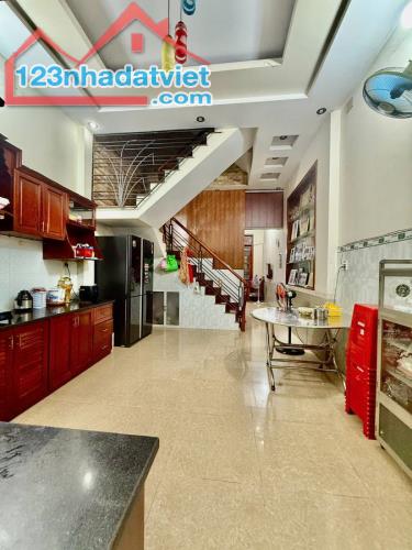 01812 – Bán nhà HXH Nguyễn Ảnh Thủ Ph.TCH, 56m2 3 tầng BTCT 4PN, sổ riêng, NHỈNH 5.5 tỷ TL