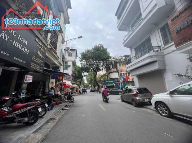 BÁN MẶT PHỐ VIP HOÀN KIẾM - Ô TÔ 2 CHIỀU - VỈA HÈ - KINH DOANH ĐẲNG CẤP - SỔ HOA HẬU. - 1