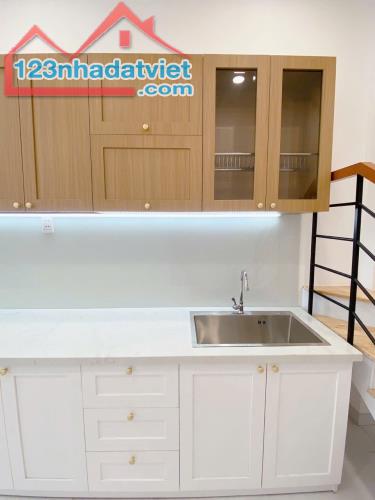 Nhà Đẹp 3 Tầng Vào Ở Liền - Hẻm Rộng Thoáng Cạnh Bên Khu Phan Xích Long - Nội Thất Cơ Bản - 2