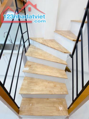 Nhà Đẹp 3 Tầng Vào Ở Liền - Hẻm Rộng Thoáng Cạnh Bên Khu Phan Xích Long - Nội Thất Cơ Bản - 4