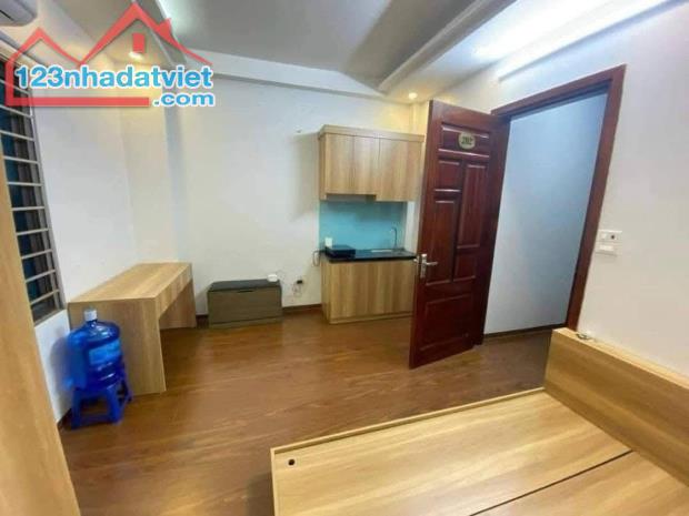 QUAN HOA CẦU GIẤY DT 43M 8,9 TỶ 5 TẦNG MT 4M VỊ TRÍ MẶT NGÕ THÔNG GẦN Ô TÔ TRÁNH