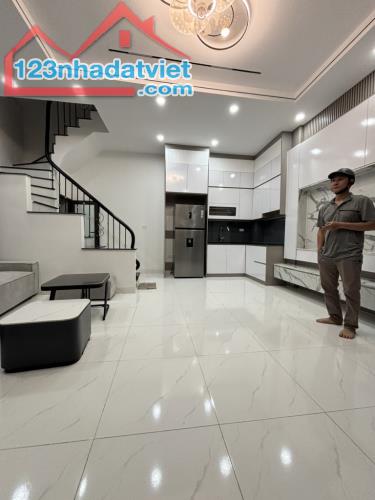 B.ÁN NH.À Đ.ẸP LÔ GÓC ##HOÀ_BÌNH7_MINH_KHAI#HAIBÀTRƯNG ,DT 35m x5 Tầng 3 ngủ khép kín đủ c