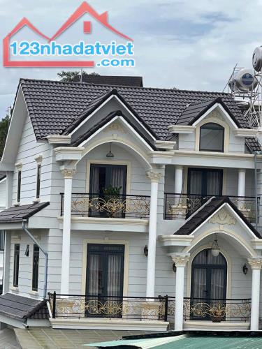 Dư nhà k ở lại k có người trông coi nên gd e cần bán nhanh căn biệt thự mini phường 9 Dala
