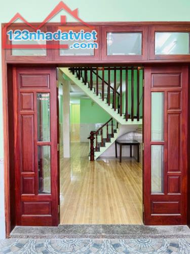Quận 12 bán nhà mt đường 6m thông tiện kinh doanh giá nhỉnh 6ty - 1