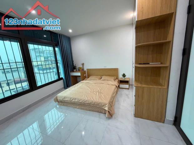 BÁN TÒA CHDV PHỐ THÁI THỊNH, THÁI HÀ - 97M² x 7T THANG MÁY - DOANH THU 150TR/THÁNG - GIÁ - 1