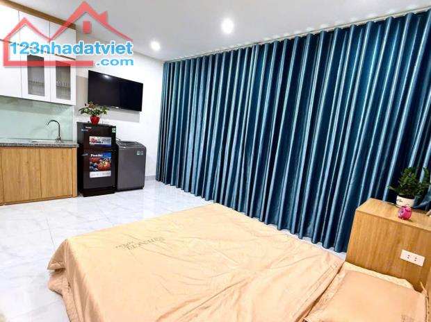 BÁN TÒA CHDV PHỐ THÁI THỊNH, THÁI HÀ - 97M² x 7T THANG MÁY - DOANH THU 150TR/THÁNG - GIÁ - 3