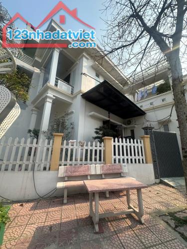 Bán nhà 2 tầng khu phân lô 204 Định Trung, Vĩnh Yên, Vĩnh Phúc. Giá chỉ 5,9 tỷ - 4