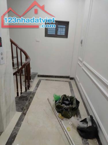 Chính chủ bán gấp nhà  mới thang máy,  ngõ ô tô, Ngô Thì Sĩ, Hà Đông. DT: 45m2 – 5 tầng. - 1
