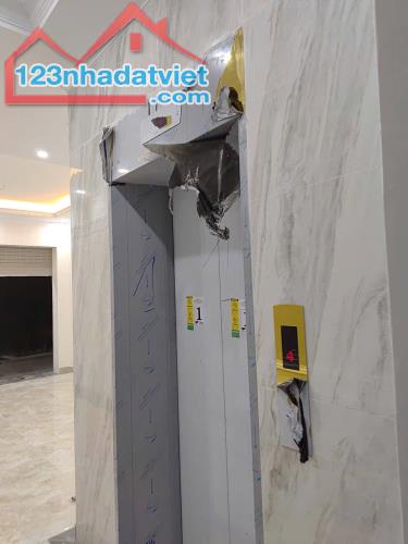 Chính chủ bán gấp nhà  mới thang máy,  ngõ ô tô, Ngô Thì Sĩ, Hà Đông. DT: 45m2 – 5 tầng. - 2