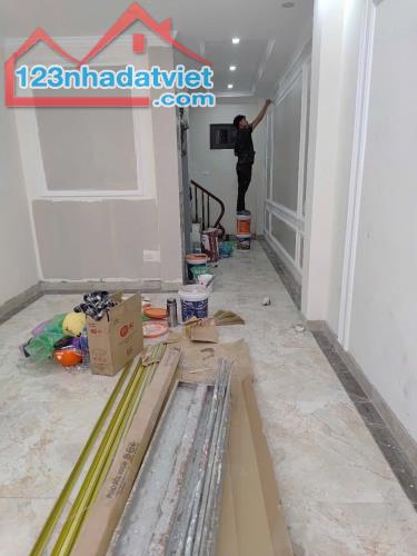Chính chủ bán gấp nhà  mới thang máy,  ngõ ô tô, Ngô Thì Sĩ, Hà Đông. DT: 45m2 – 5 tầng. - 4